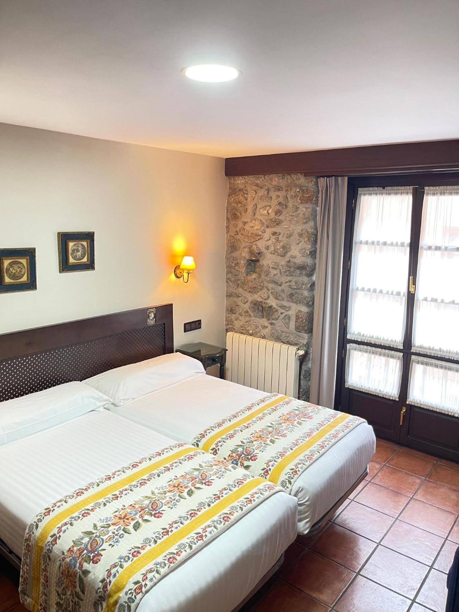 La Posada Del Rey Llanes Exterior photo